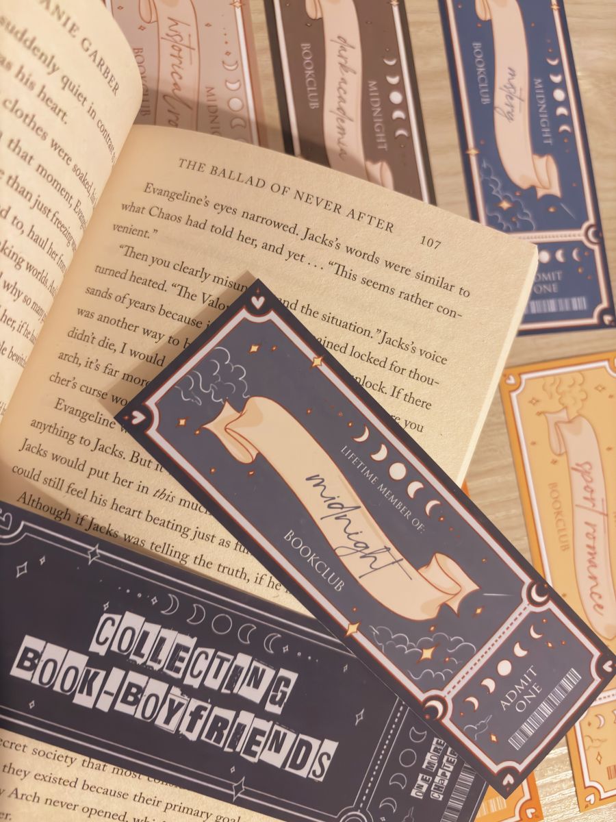 Bookmarks - Midnight Bookclub, book aesthetic