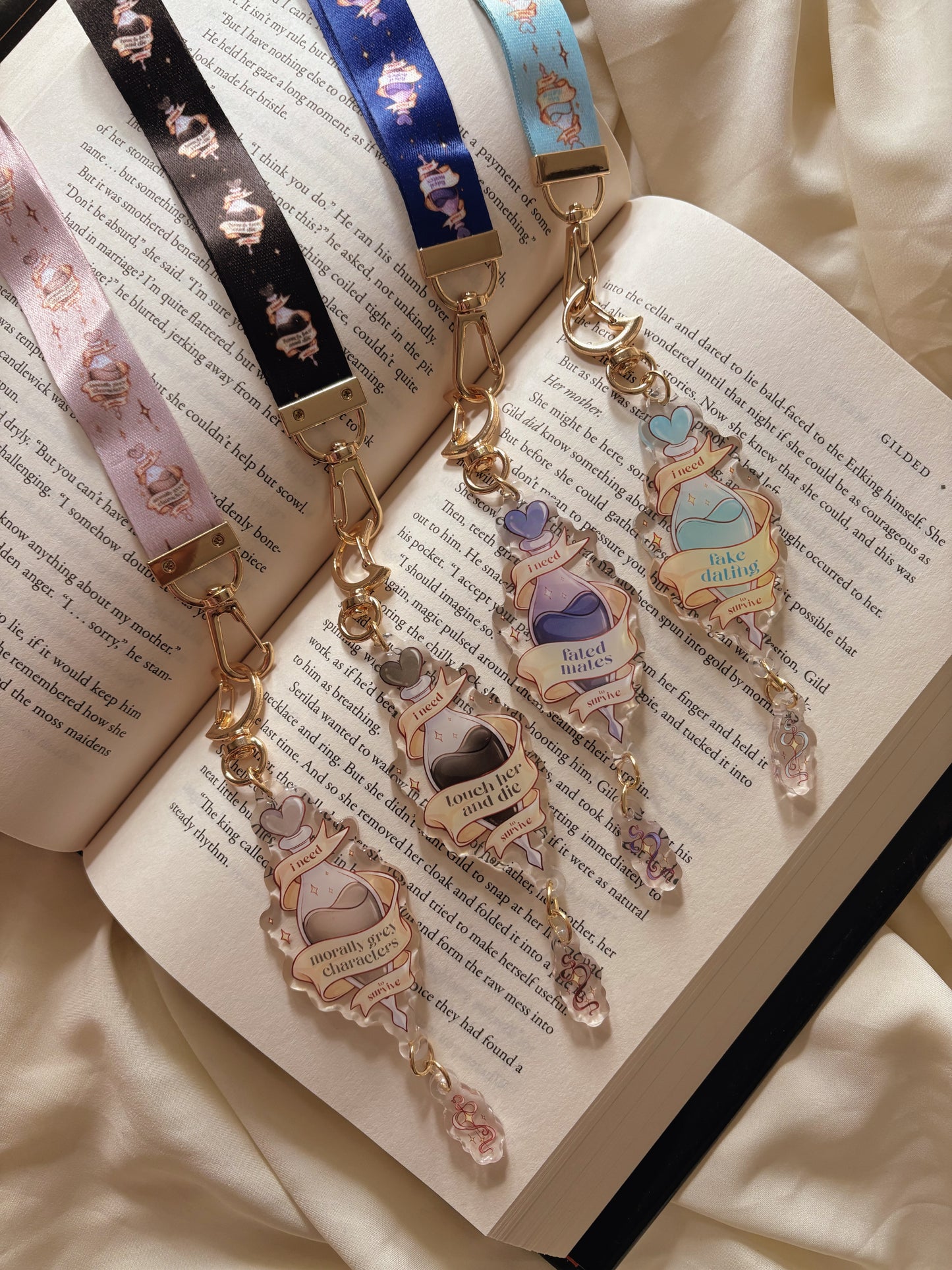 Keychain - Tropes Love Potions, book aesthetic