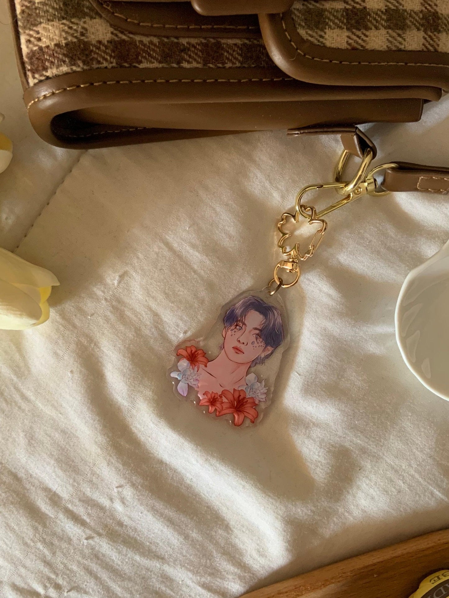 V - Smeraldo Keychain - Vy's Magic Shop ✨