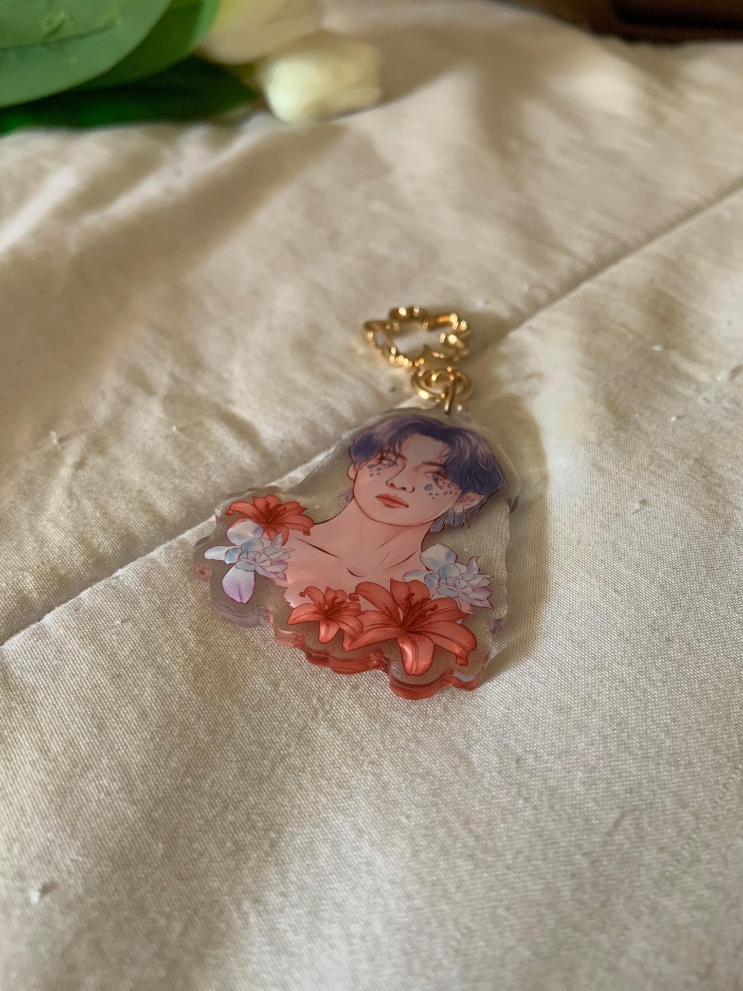 V - Smeraldo Keychain - Vy's Magic Shop ✨