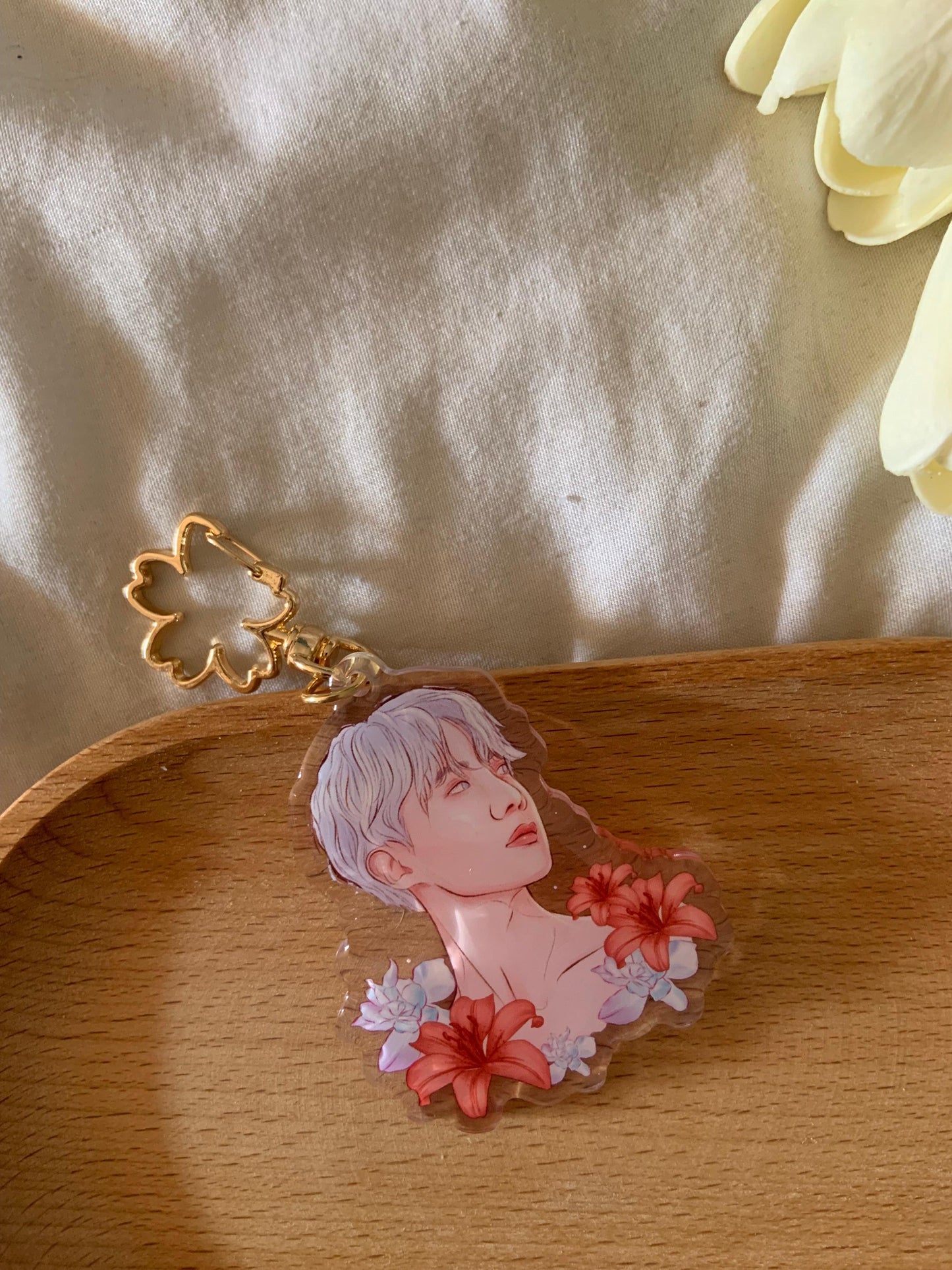 J-HOPE, Smeraldo Keychain - Vy's Magic Shop ✨