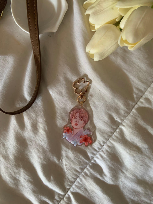 Jungkook - Smeraldo Keychain - Vy's Magic Shop ✨